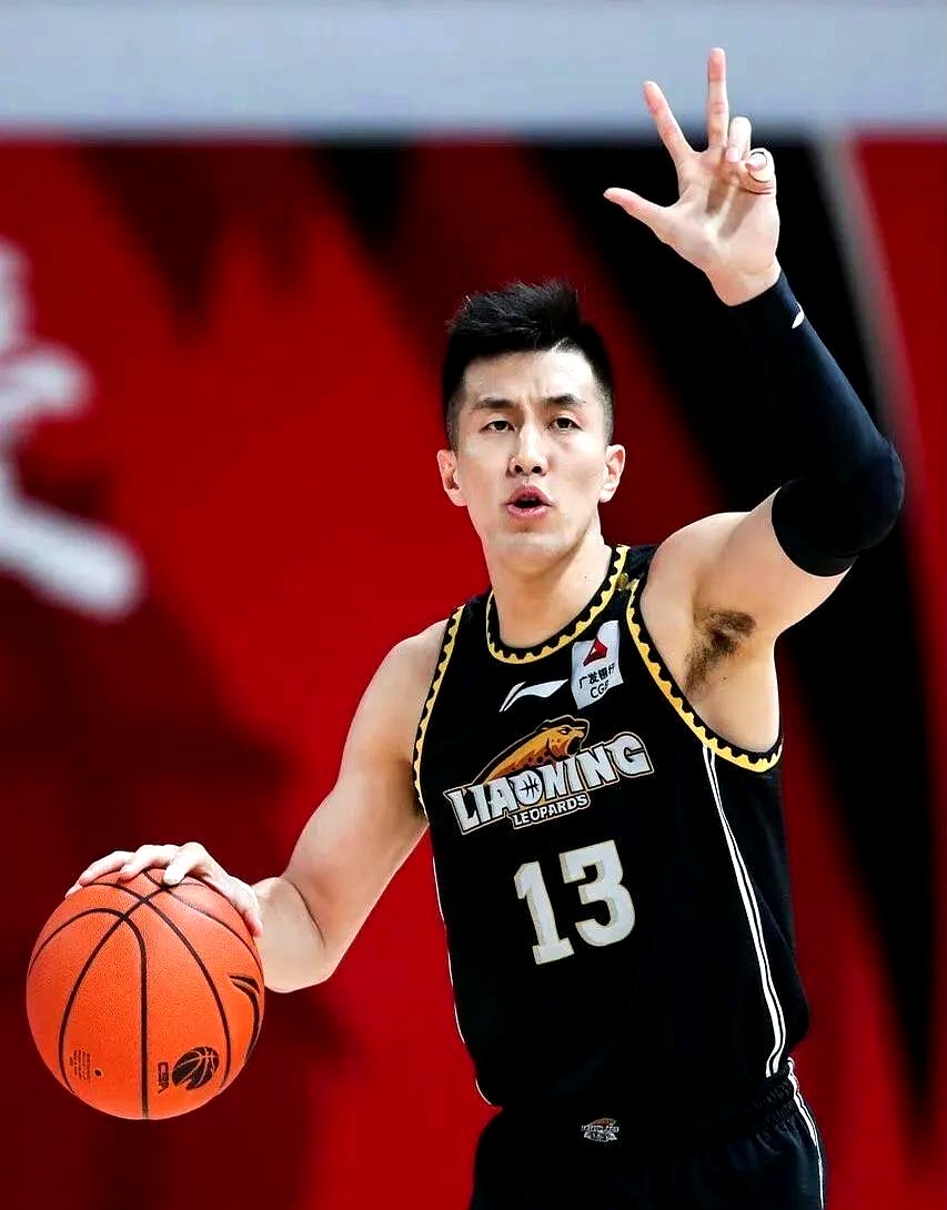 万博体育-广厦男篮训练开放日;今晨复出首秀引欢呼;NBA季后赛在即;球队文化再被提及的简单介绍-万博体育