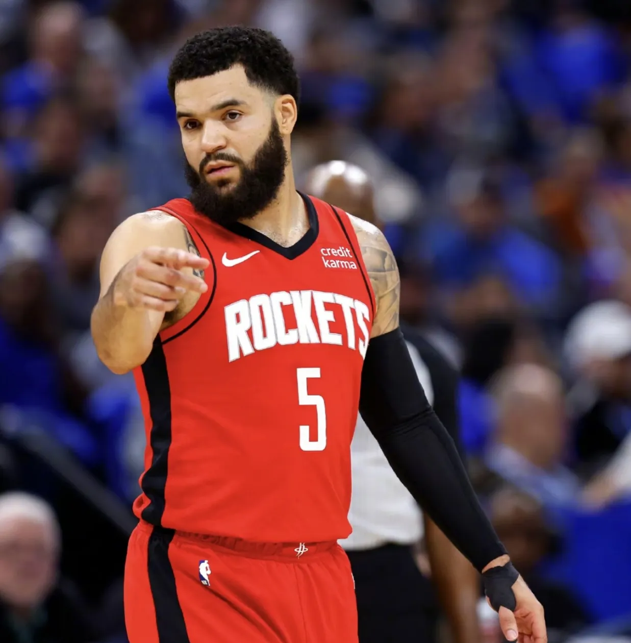 赛事体验-包含全明星赛倒计时，波士顿凯尔特人赛前队长鼓劲，细节引发关注，更衣室稳定，控场能力受关注的词条-赛事体验